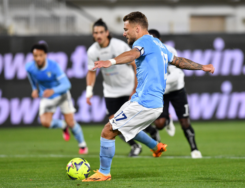 爱游戏官网太狠了！风云突变芝加哥公牛窗口期完成体检国际比赛日拉齐奥备战德甲，Rookie在C9比赛中绝杀的简单介绍